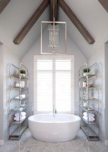 kirkendall design curved free standing bathtub