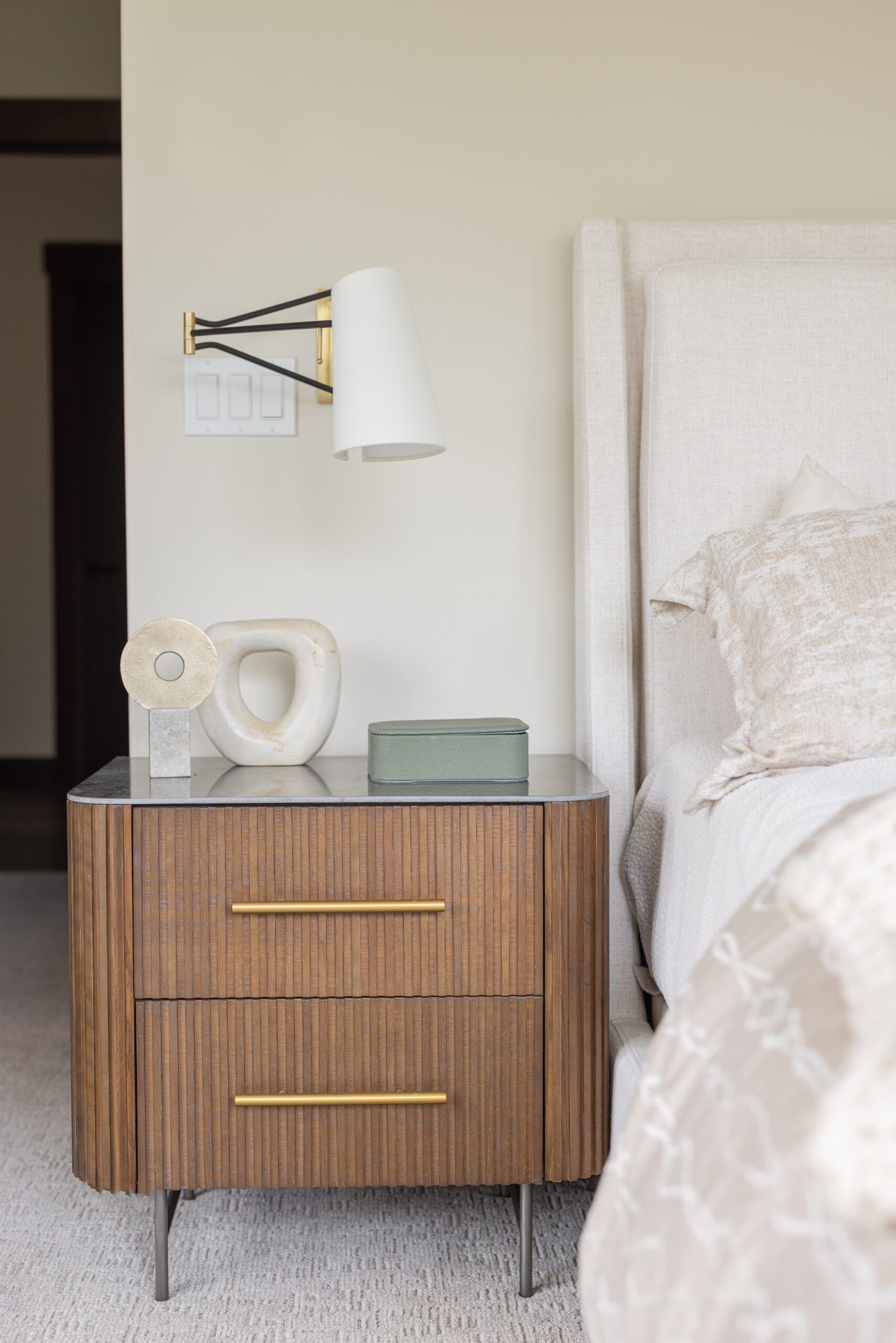 neutral bedding in silverthorne home, luxury interior design by Kirkendall Design of Tulsa, OK